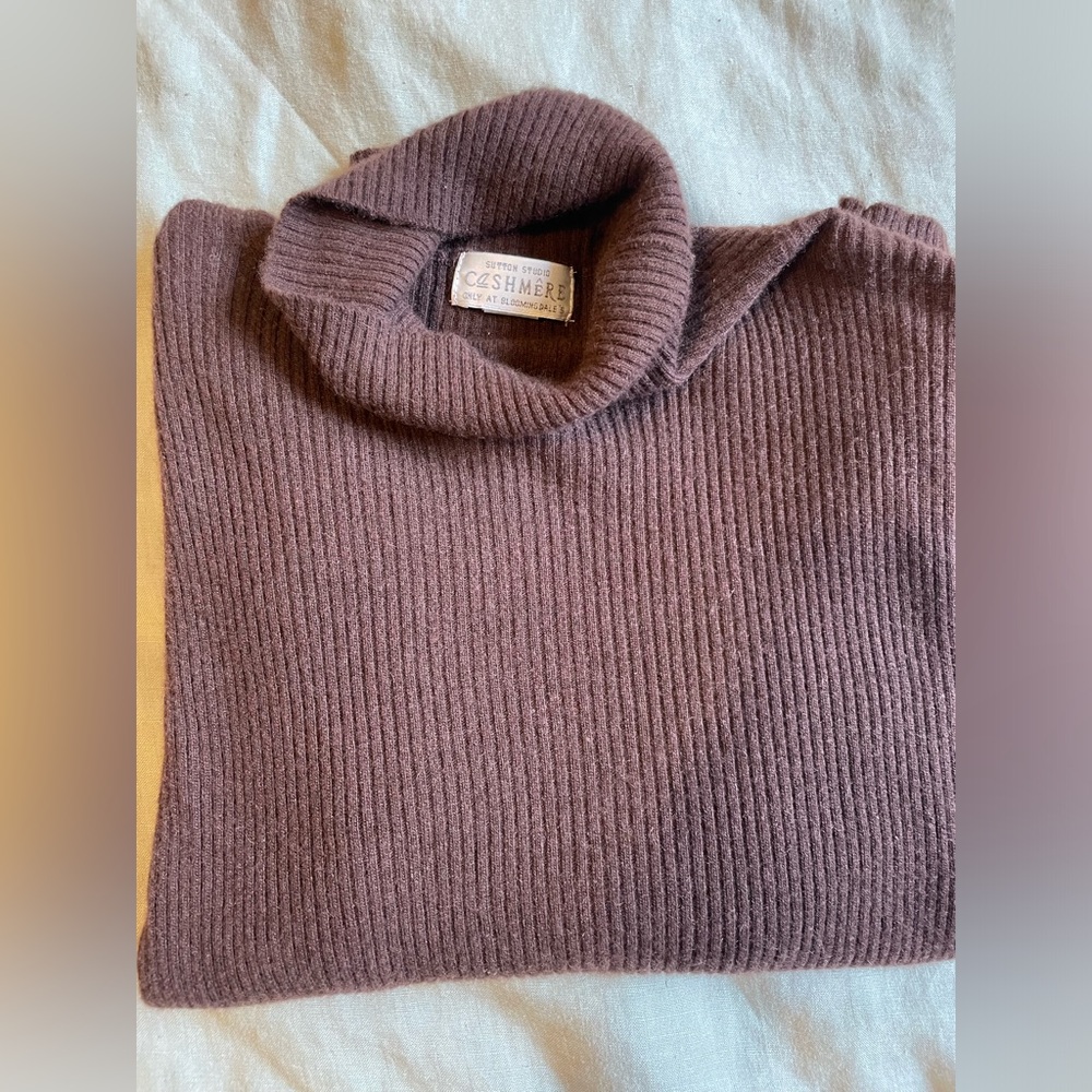Brown long sleeve cashmere turtleneck - size m